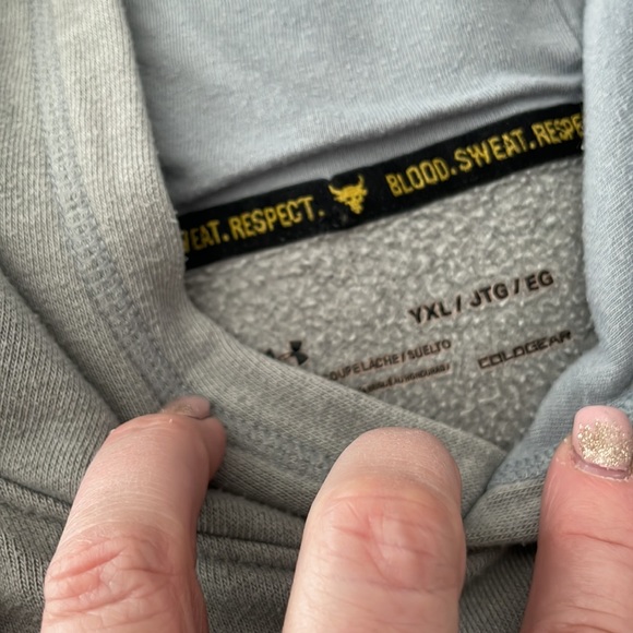 Under ARMOUR gray & black “blood,sweat,respect” hoodie youth XL - Picture 4 of 4